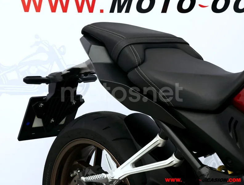 Honda CB650R - Vista 11