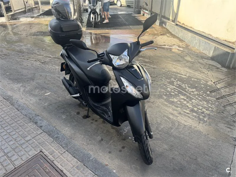 Honda Vision 110 - Vista 11