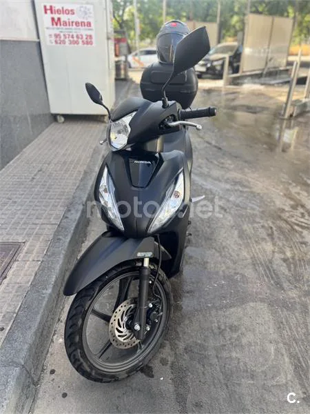 Honda Vision 110 - Vista 10