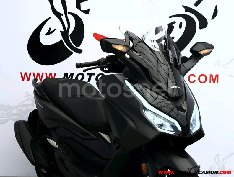 Honda Forza 350 - Vista 4
