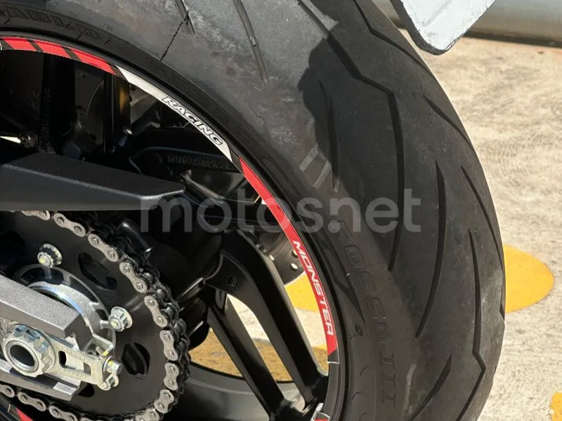 Ducati Monster 821 - Vista 11
