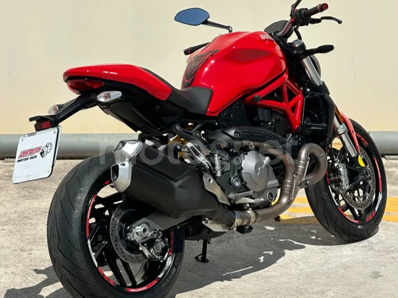 Ducati Monster 821 - Vista 5
