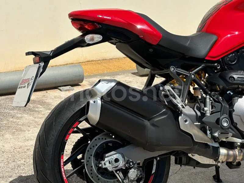 Ducati Monster 821 - Vista 6