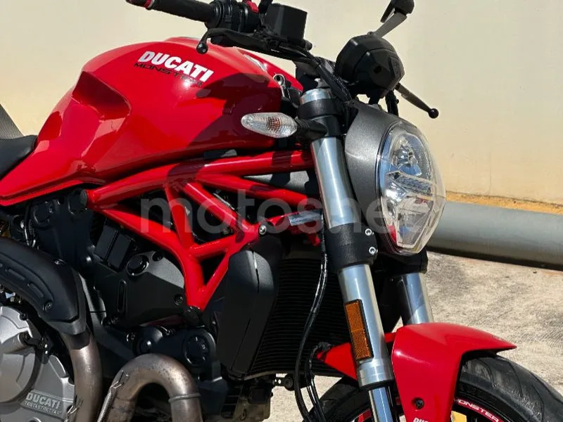Ducati Monster 821 - Vista 8