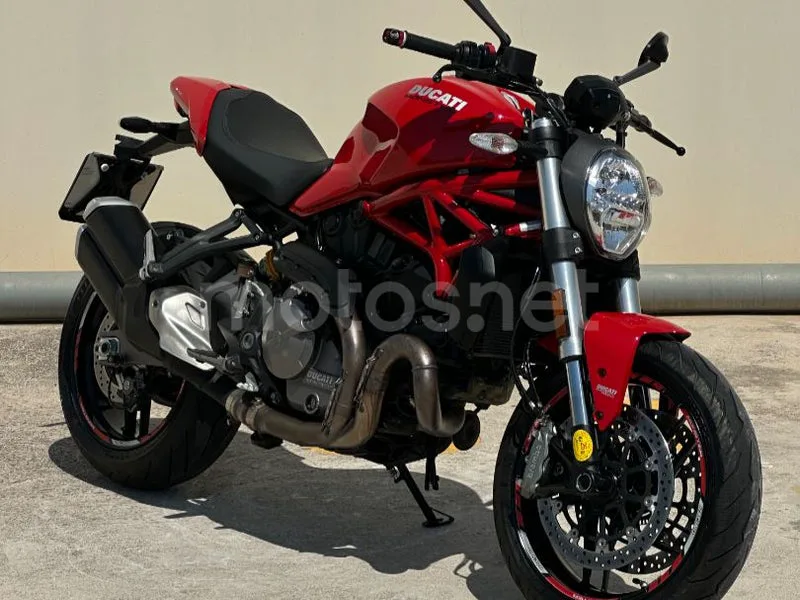 Ducati Monster 821 - Vista 9