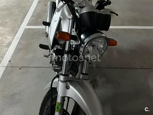 Honda CBF250 - Vista 3