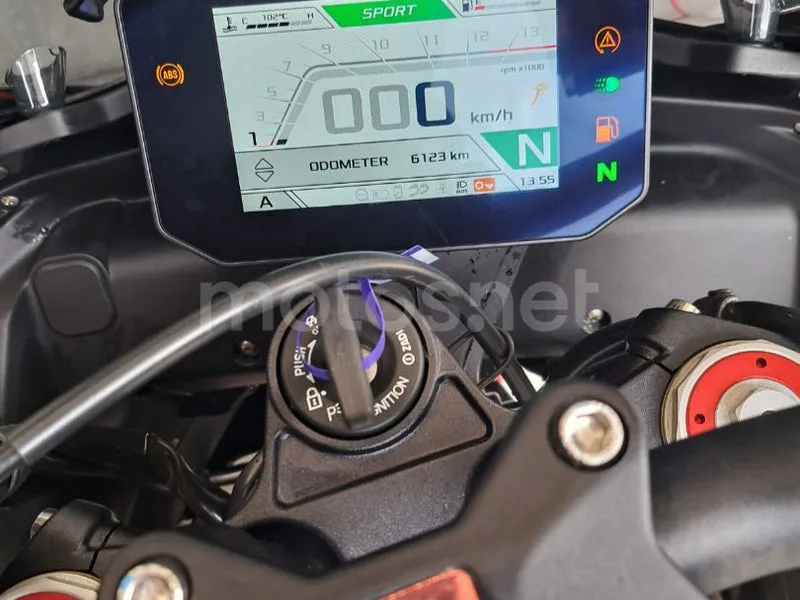 Aprilia Tuono V4 1100 - Vista 3