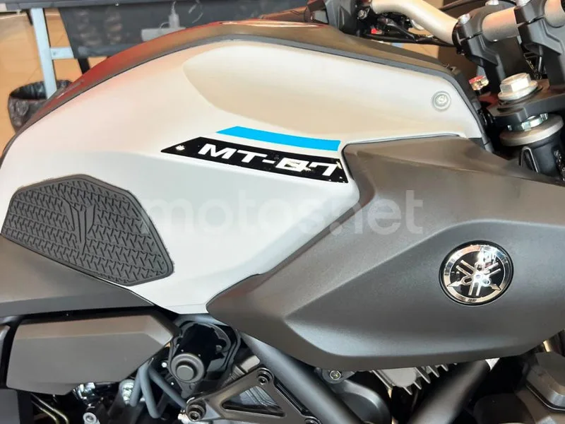 Yamaha MT-07 - Vista 7