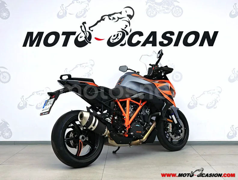 KTM 1290 Super Duke GT - Vista 3