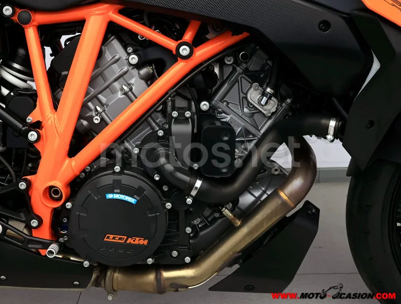 KTM 1290 Super Duke GT - Vista 5