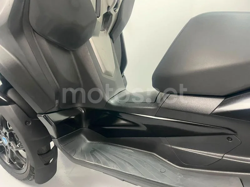 Piaggio MP3 - Vista 20