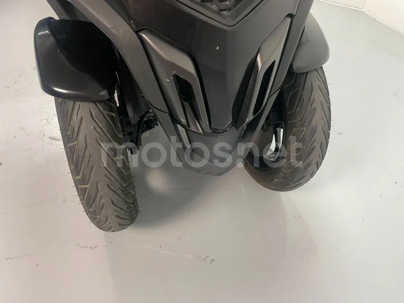 Piaggio MP3 - Vista 7