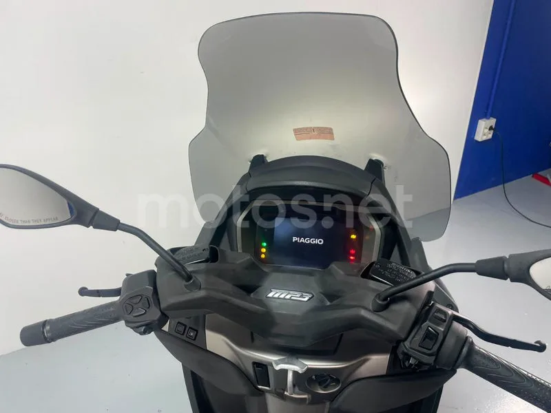 Piaggio MP3 - Vista 10