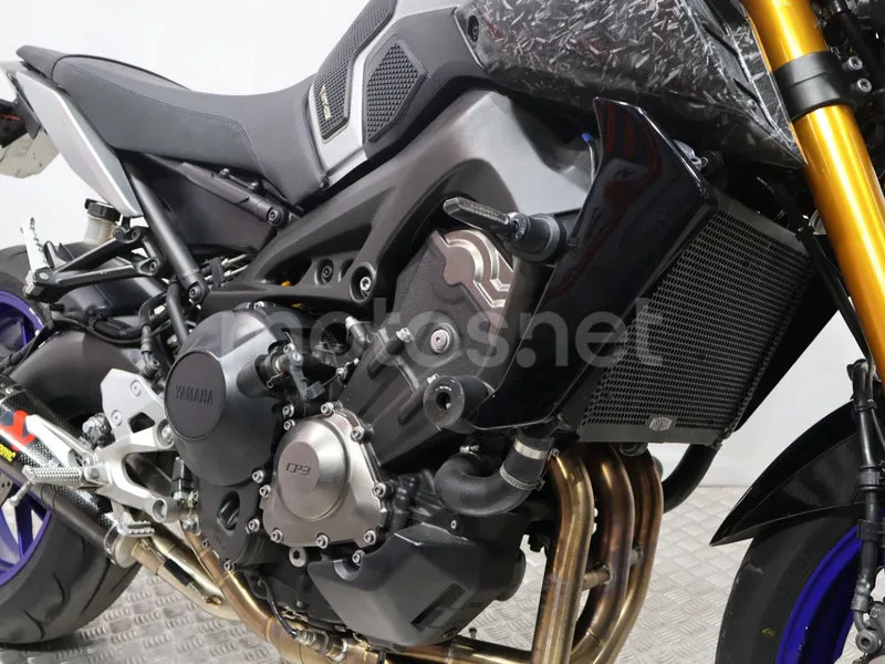 Yamaha MT-09 - Vista 11
