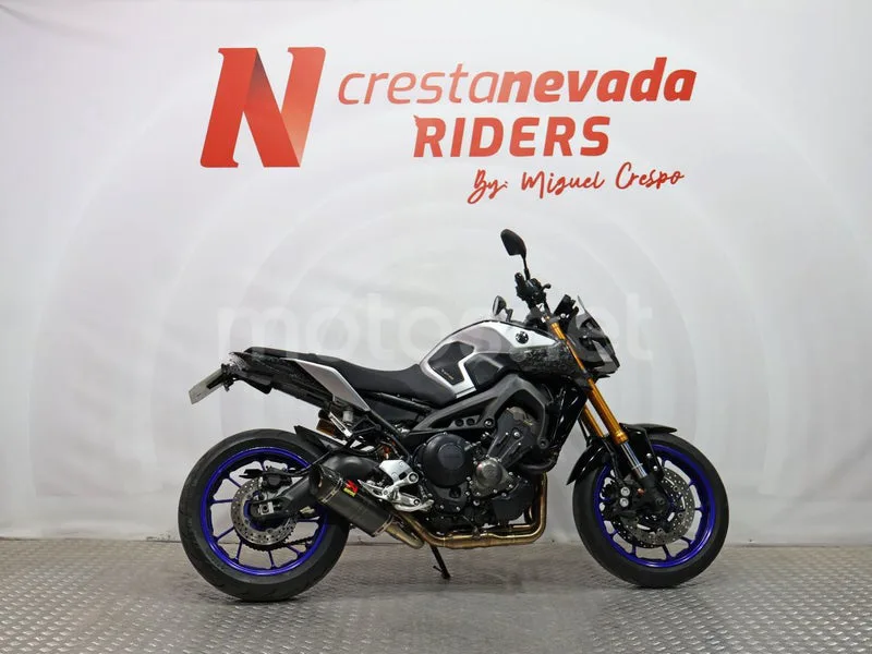 Yamaha MT-09 - Vista 10