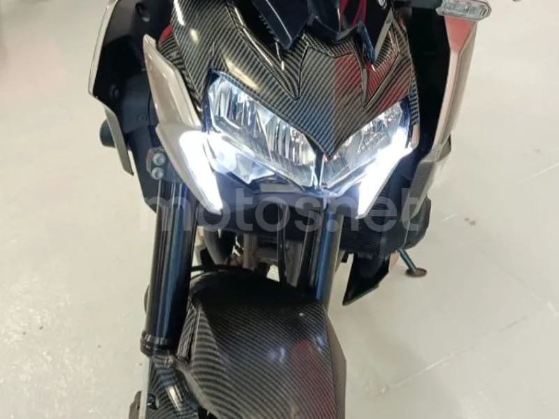 Kawasaki Z900 - Vista 4