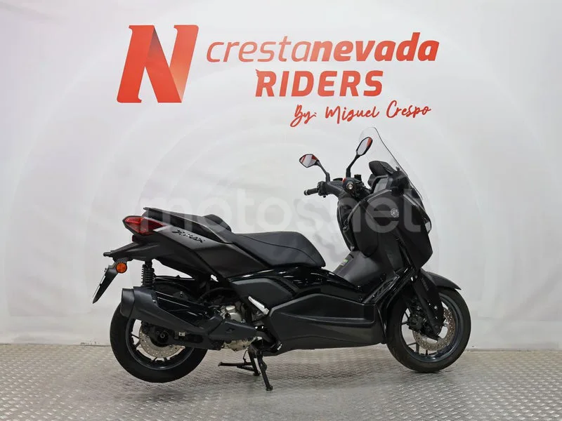Yamaha XMAX 300 - Vista 11