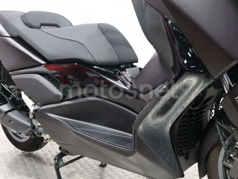 Yamaha XMAX 300 - Vista 12