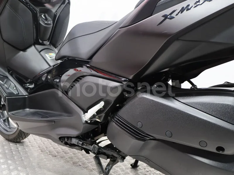 Yamaha XMAX 300 - Vista 14