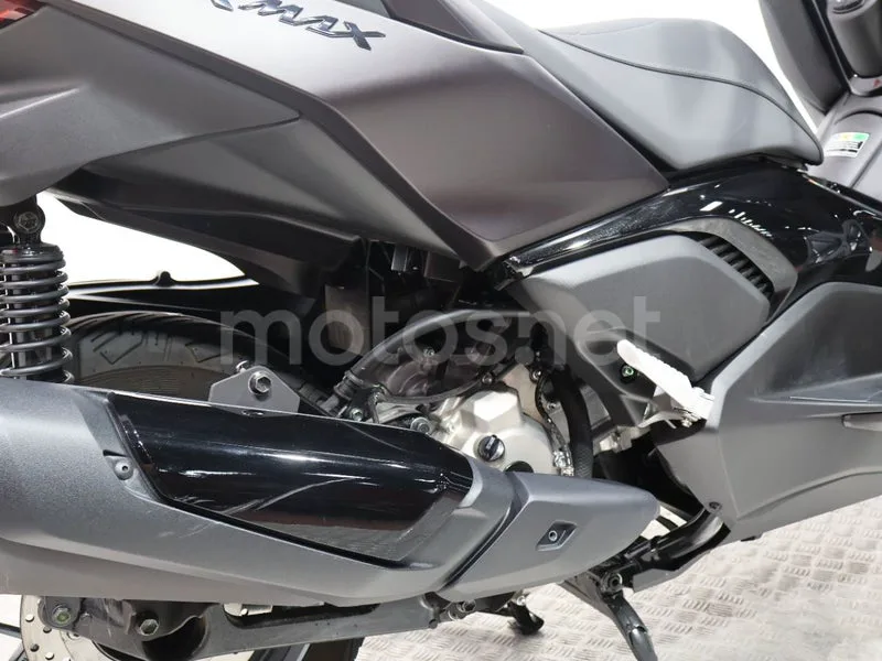Yamaha XMAX 300 - Vista 15