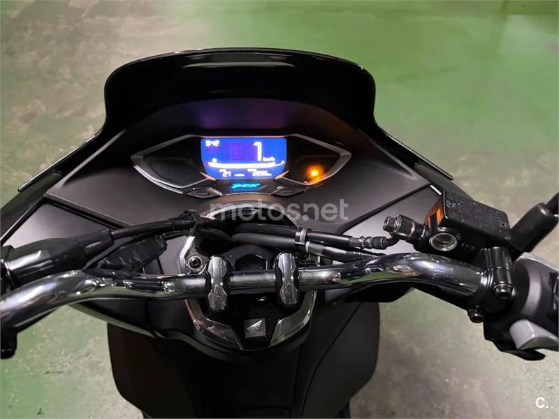 Honda PCX125 - Vista 3