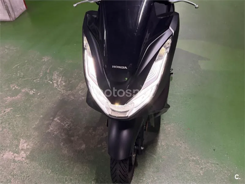 Honda PCX125 - Vista 9