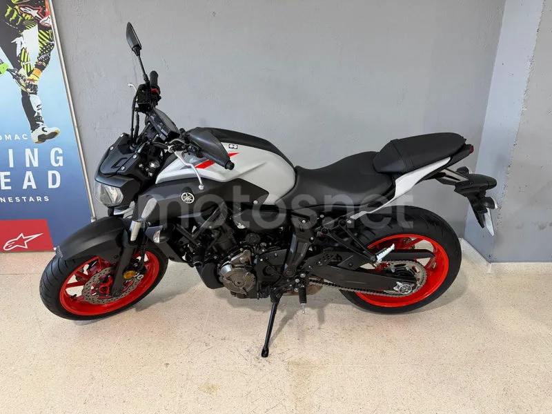 Yamaha MT-07 - Vista 7