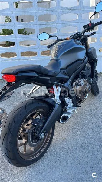 Honda CB650R - Vista 9