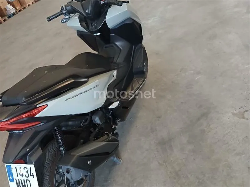 Honda Forza 350 - Vista 4