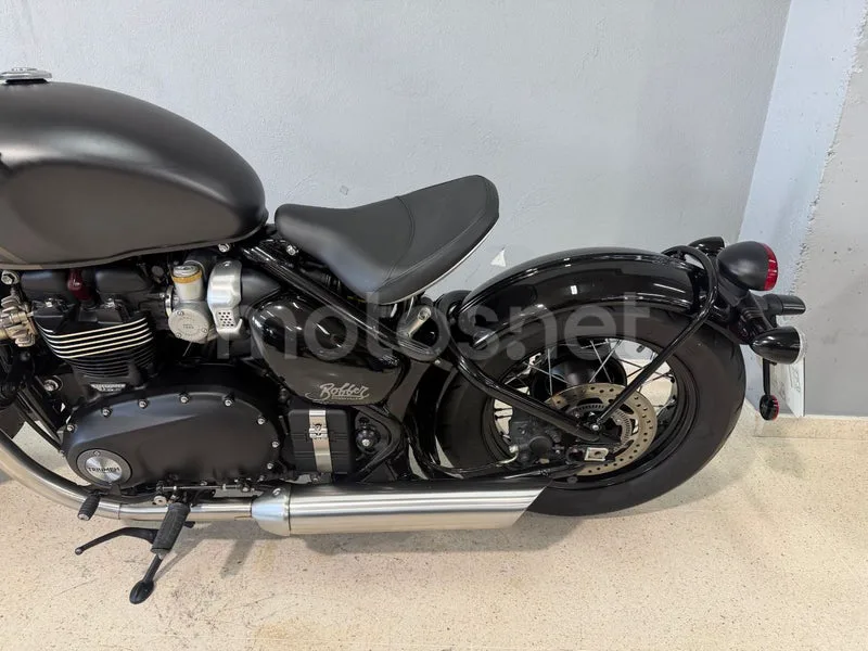 Triumph Bonneville Bobber - Vista 3