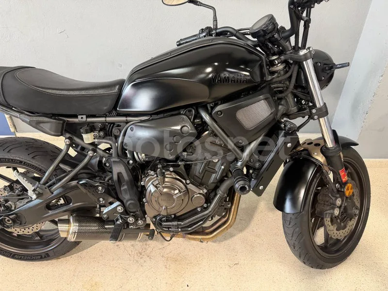 Yamaha XSR700 - Vista 7