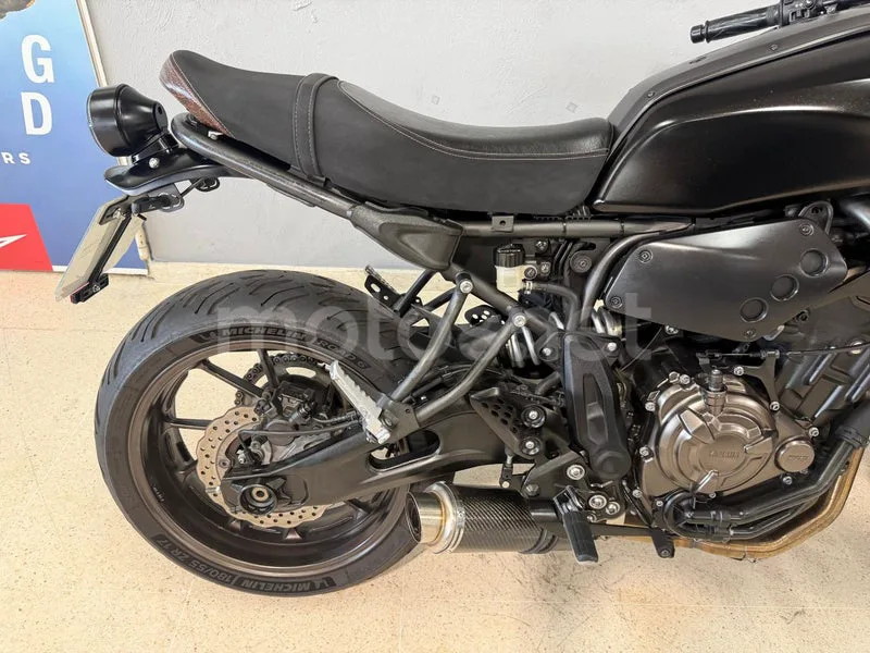 Yamaha XSR700 - Vista 9