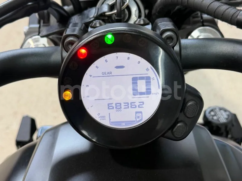 Yamaha XSR700 - Vista 10