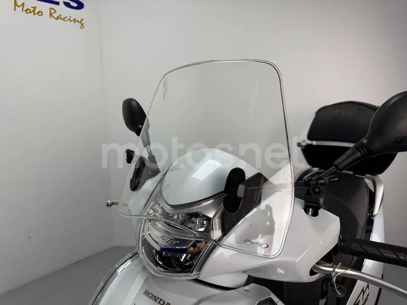 Honda SH300i - Vista 9