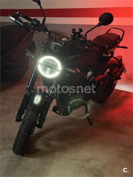 Husqvarna Svartpilen 125 - Vista 3