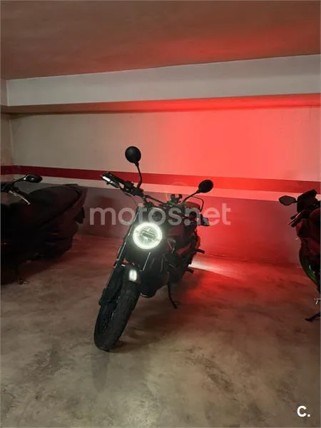Husqvarna Svartpilen 125 - Vista 4