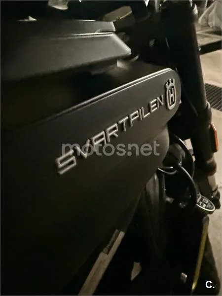 Husqvarna Svartpilen 125 - Vista 7