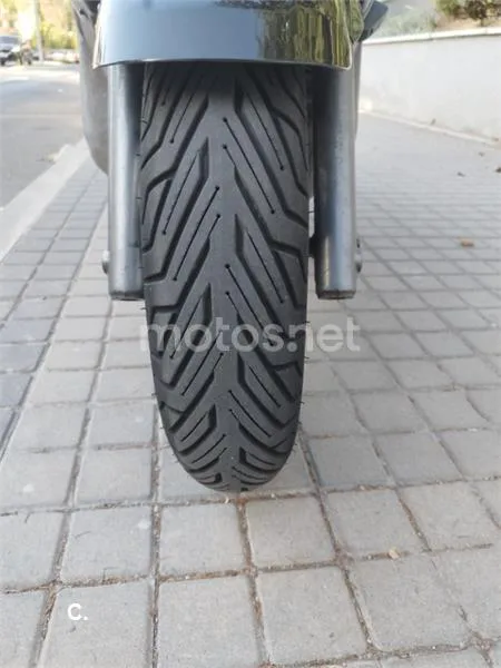 Yamaha XMAX 250 - Vista 5