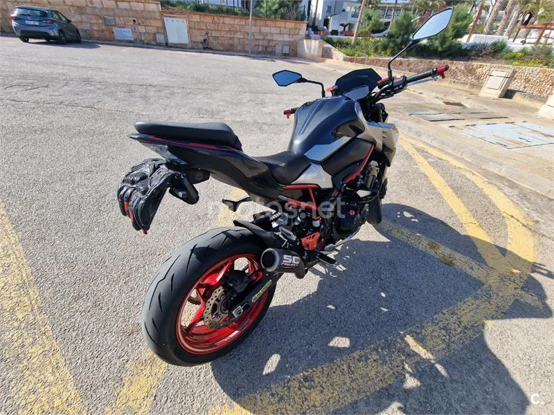 Kawasaki Z900 - Vista 5