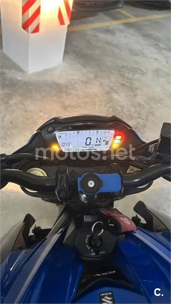 Suzuki GSX-S750 - Vista 4