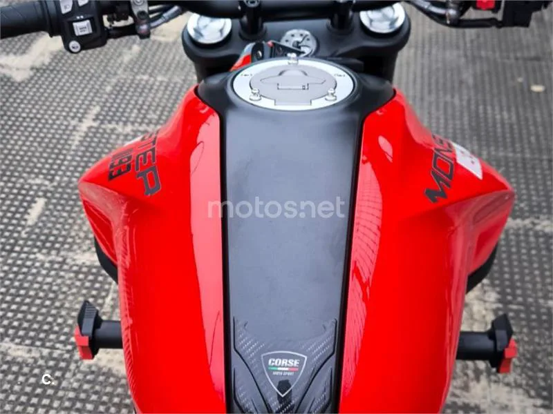 Ducati Monster - Vista 4