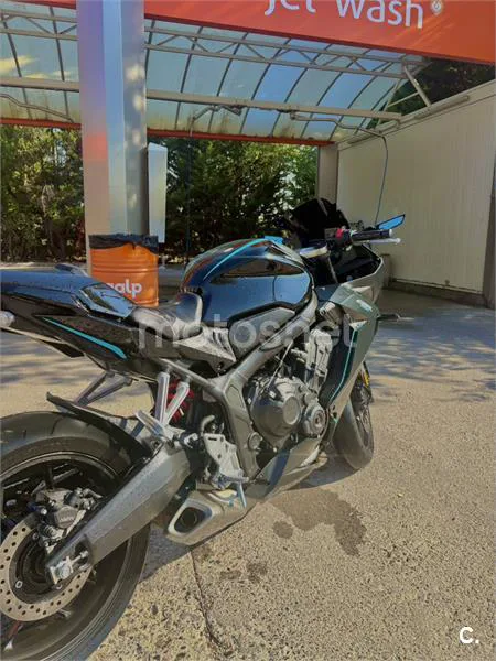 Honda CBR650R - Vista 4