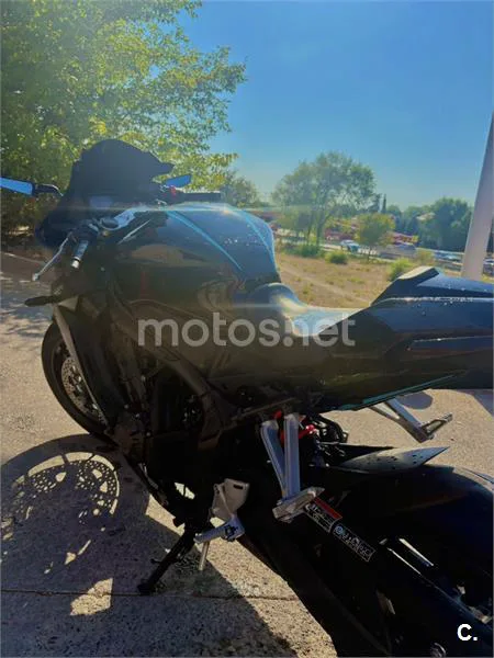 Honda CBR650R - Vista 7