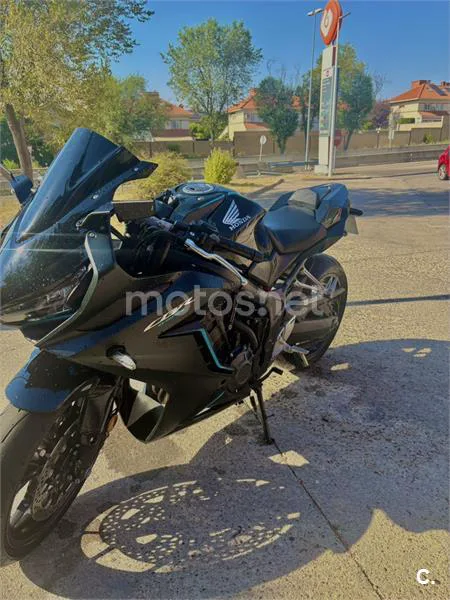 Honda CBR650R - Vista 8