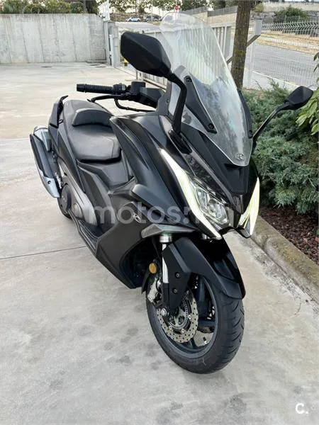 Kymco AK 550 - Vista 3