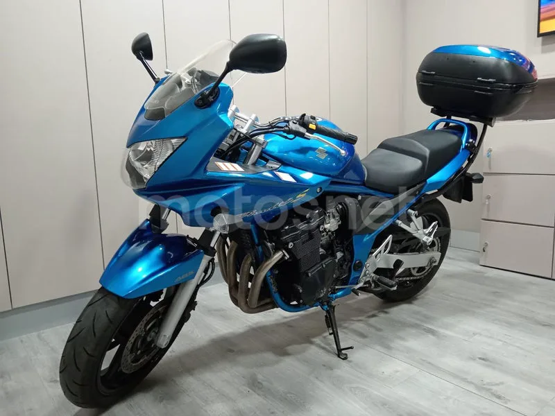 Suzuki Bandit 650S - Vista 4