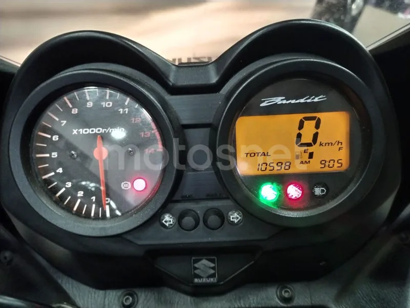 Suzuki Bandit 650S - Vista 6