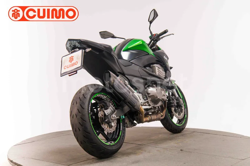 Kawasaki Z800 - Vista 4