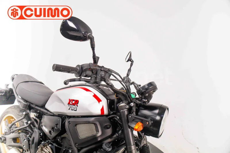 Yamaha XSR700 - Vista 11