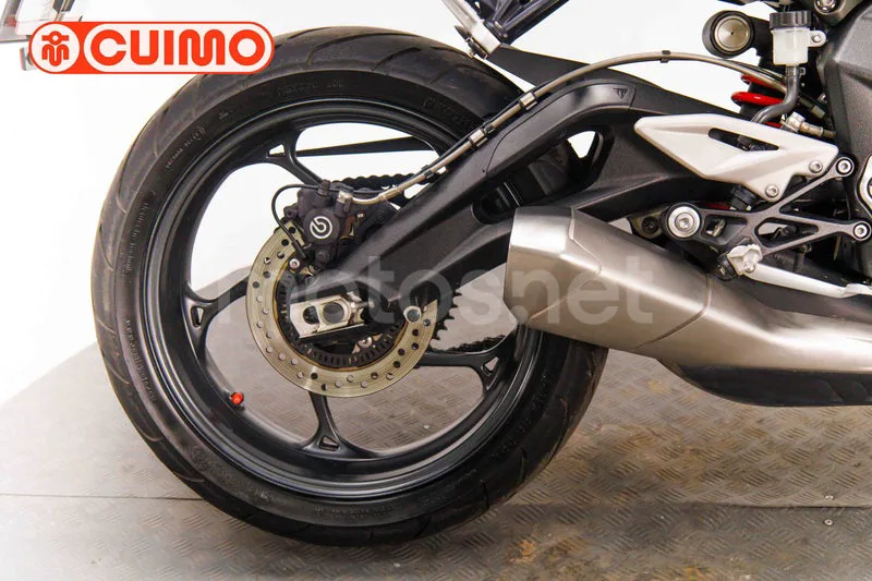 Triumph Street Triple - Vista 15
